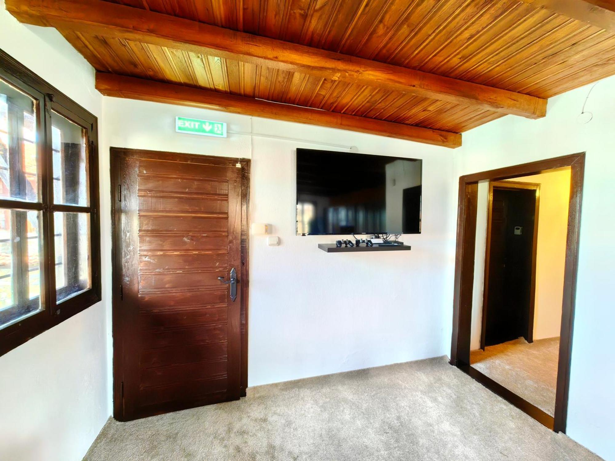 Complex Arbanashki Style-Panoramic View With Summer And Winter Terrace, Jacuzzi, Sauna, Children'S And Adult Area With Cinema Summer Арбанаси Экстерьер фото