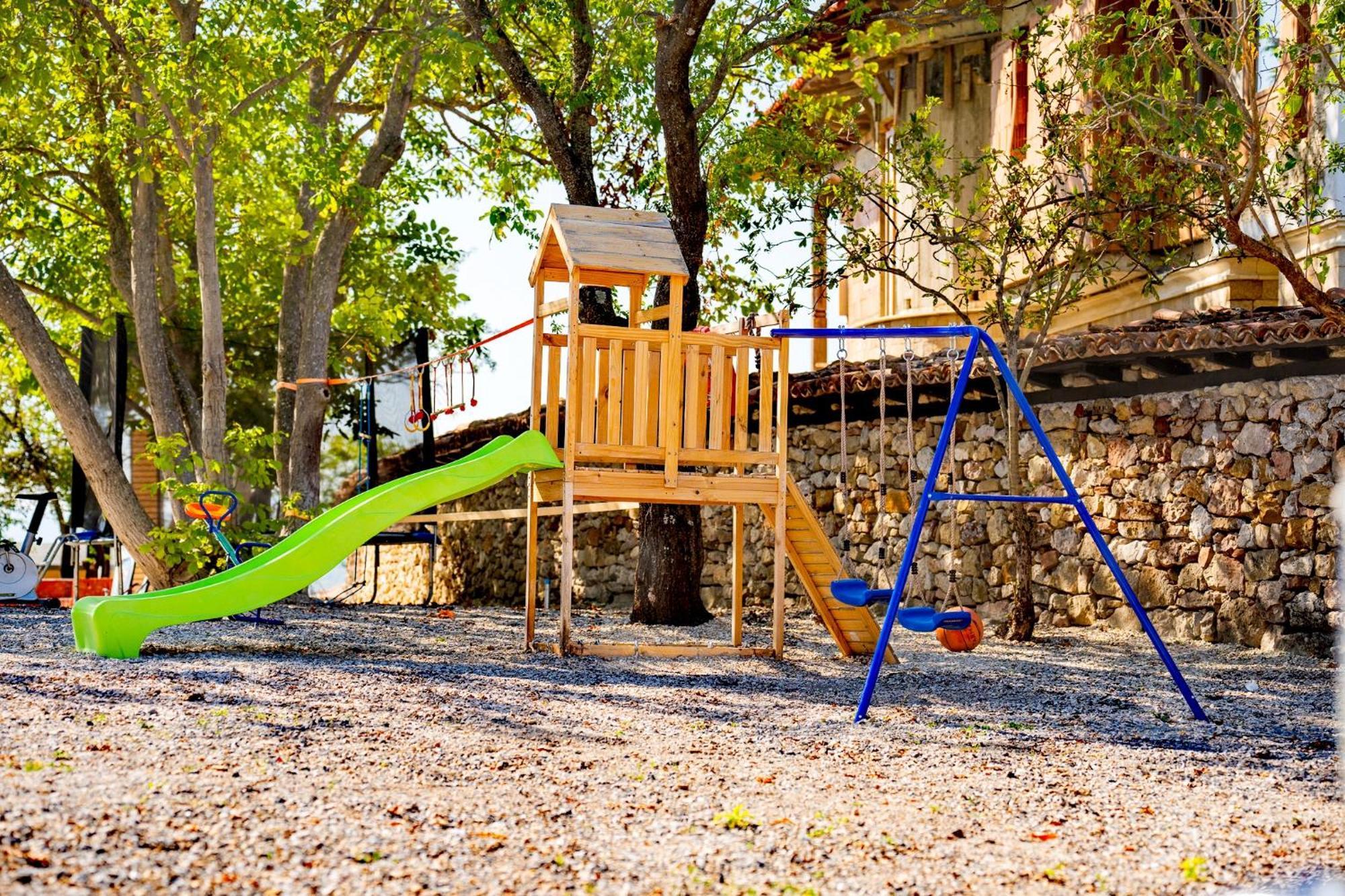 Complex Arbanashki Style-Panoramic View With Summer And Winter Terrace, Jacuzzi, Sauna, Children'S And Adult Area With Cinema Summer Арбанаси Экстерьер фото