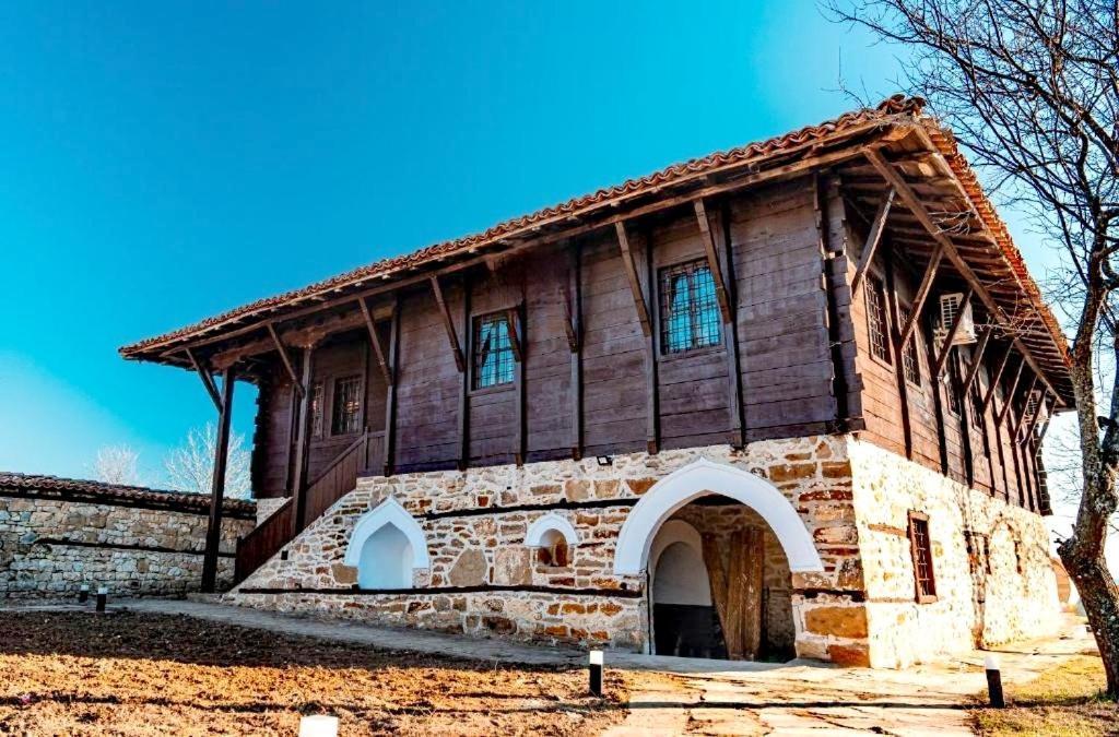 Complex Arbanashki Style-Panoramic View With Summer And Winter Terrace, Jacuzzi, Sauna, Children'S And Adult Area With Cinema Summer Арбанаси Экстерьер фото